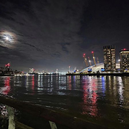 Luxury Apartment In Canary Wharf London Exterior foto